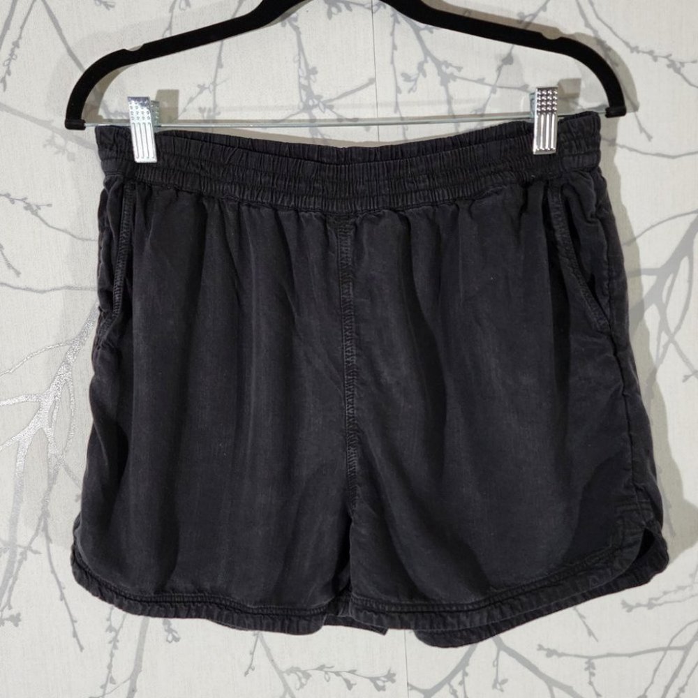 Treasure & Bond Black 100% Tencel High Rise Loose Shorts